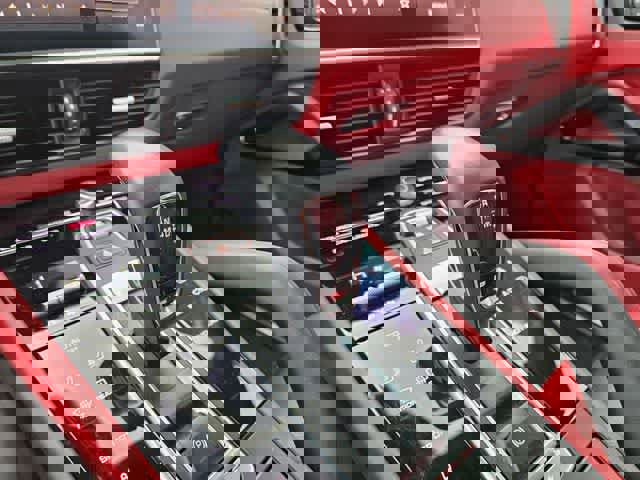 Used 2023 Porsche Cayenne S Platinum w/ Premium Package Plus image 32