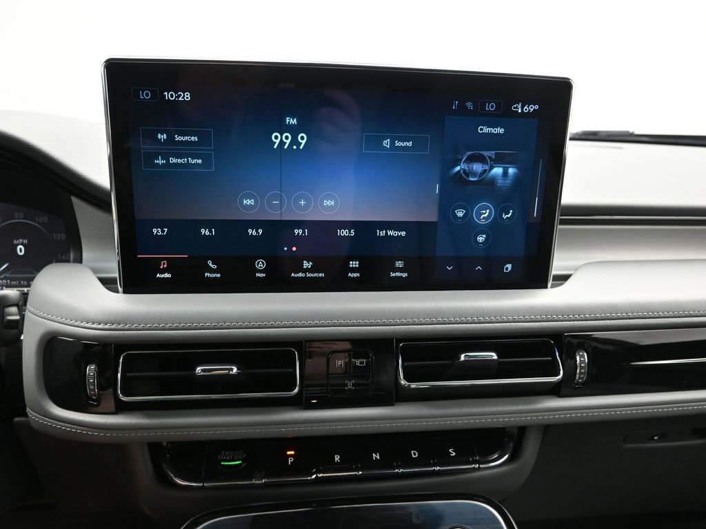 Used 2021 Lincoln Nautilus Reserve image 18