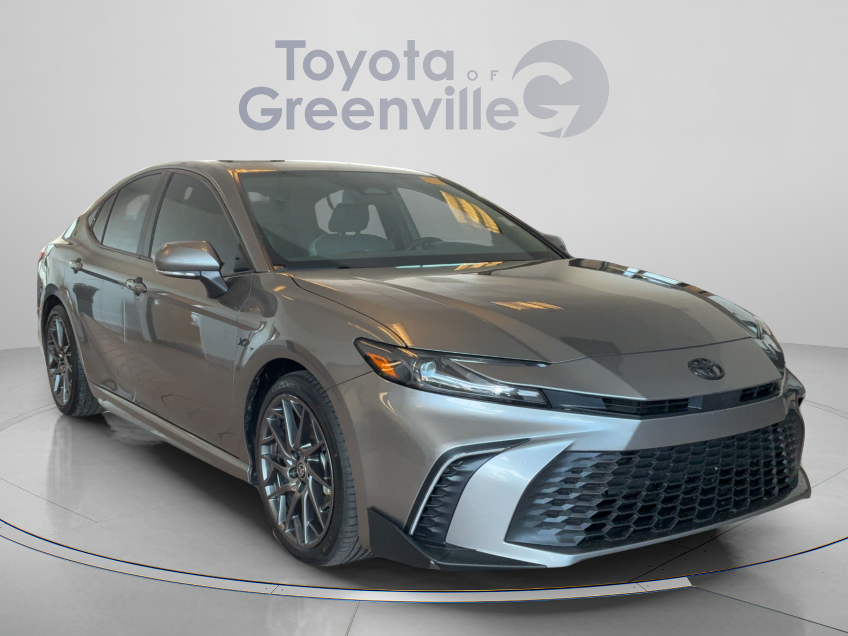 Used 2025 Toyota Camry SE w/ Convenience Package FWD image 8