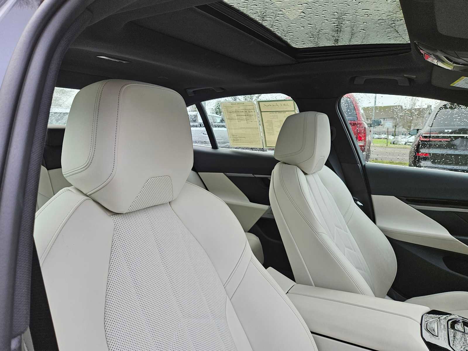 Used 2024 BMW 530i xDrive w/ Convenience Package image 26