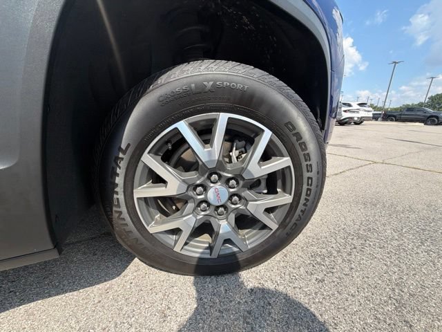 Used 2023 GMC Acadia SLE w/ Driver Convenience Package FWD image 21