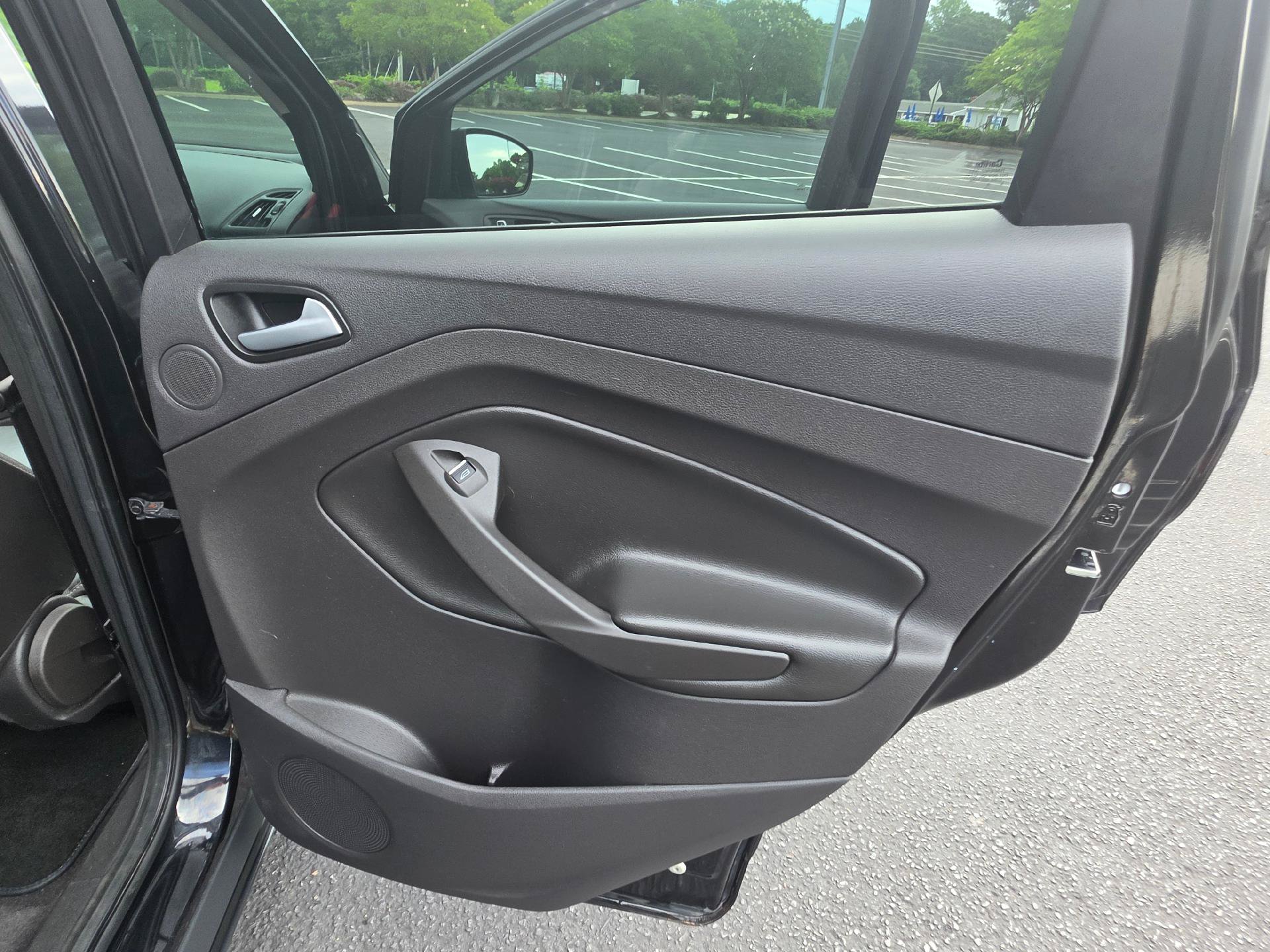 Used 2015 Ford Escape SE w/ Equipment Group 201A AWD/4WD image 13