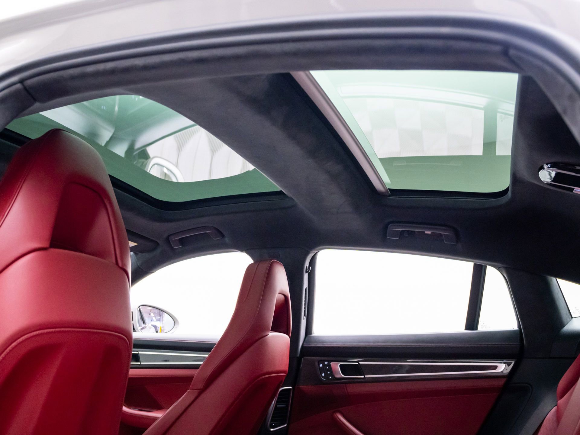 Used 2023 Porsche Panamera Turbo S w/ Assistance Package image 18