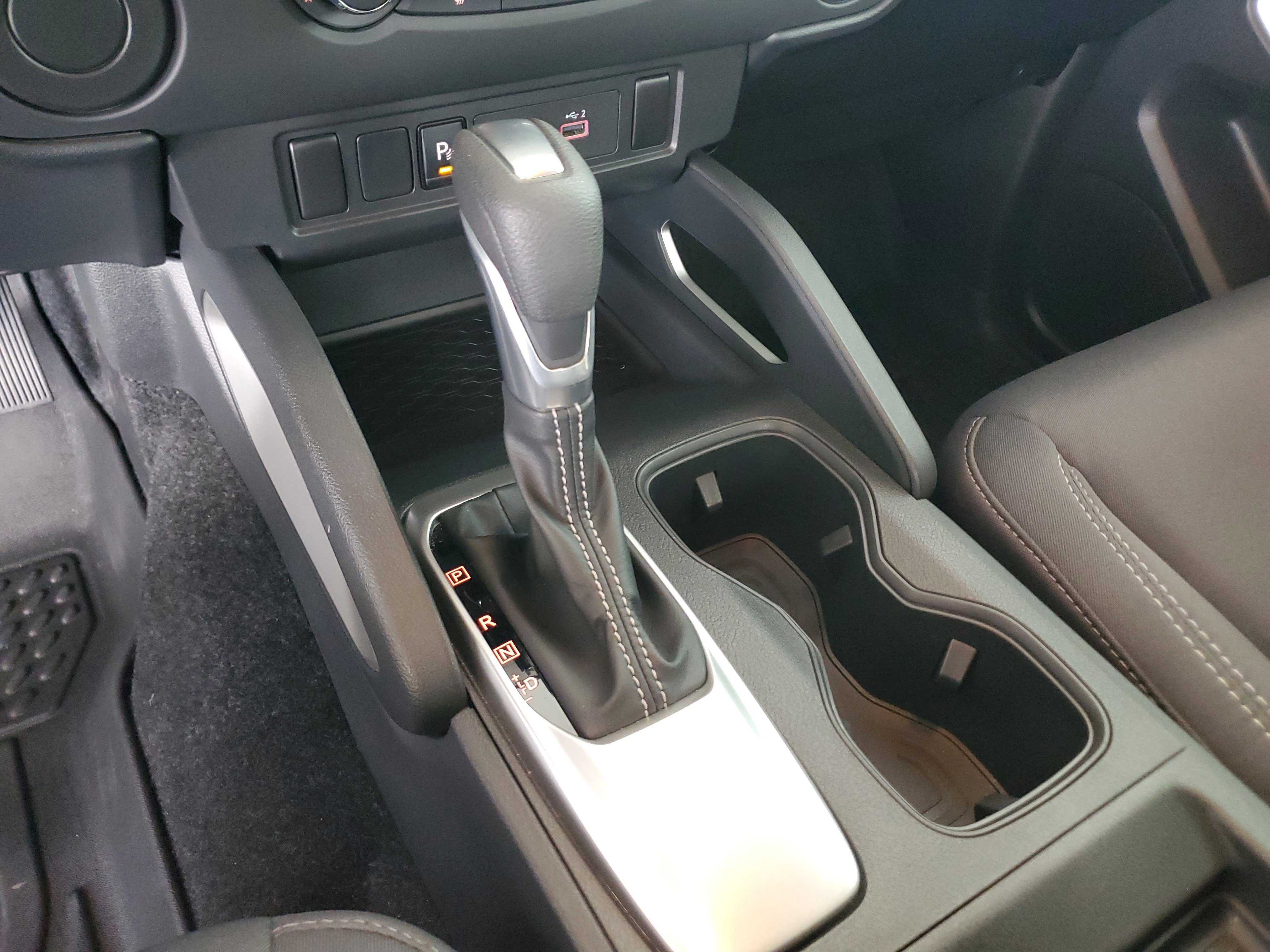 Used 2025 Nissan Frontier SV image 25