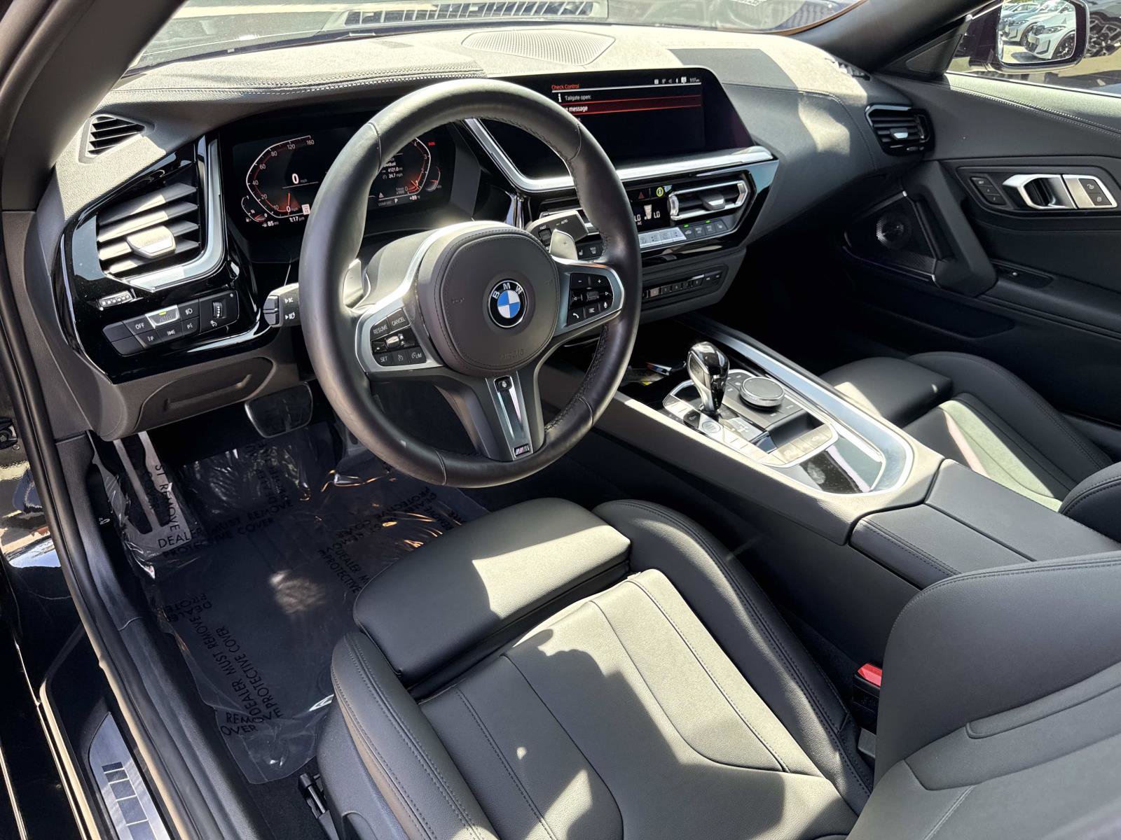 Certified 2024 BMW Z4 sDrive30i w/ Shadowloine Package image 8