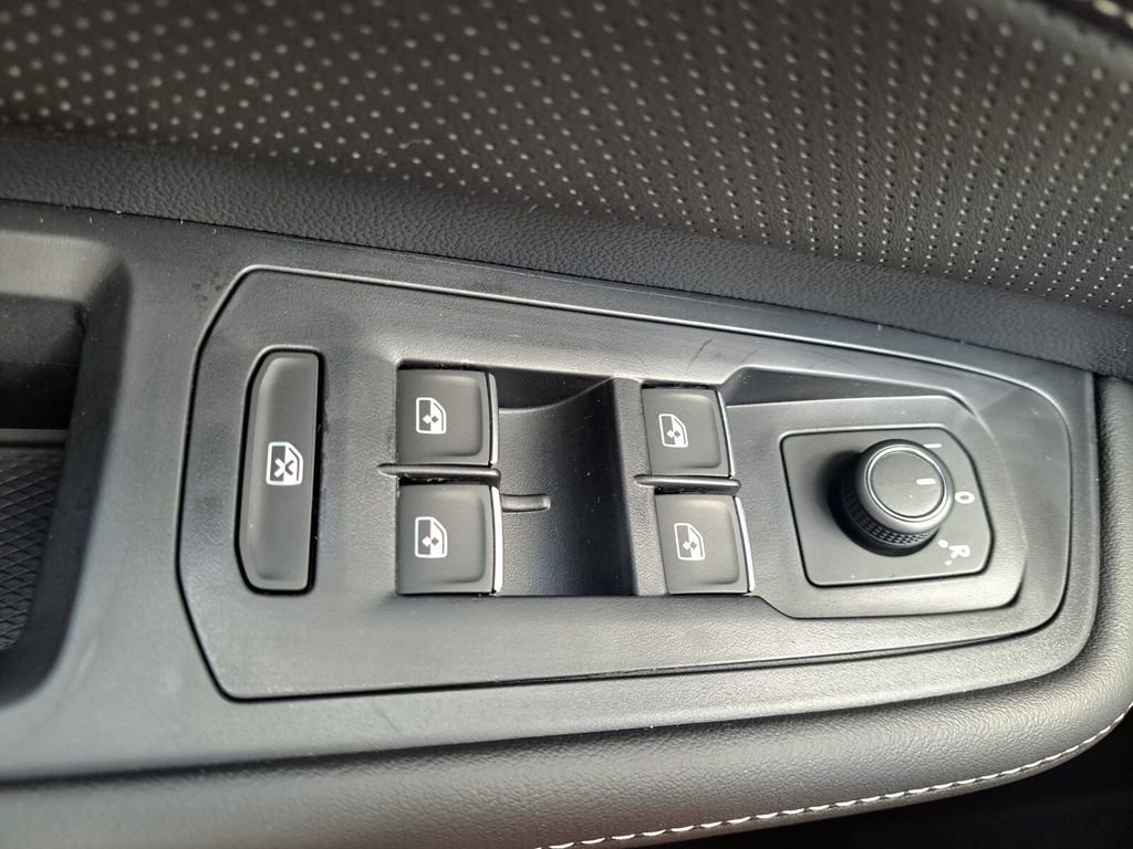 New 2026 Volkswagen Atlas SE image 16