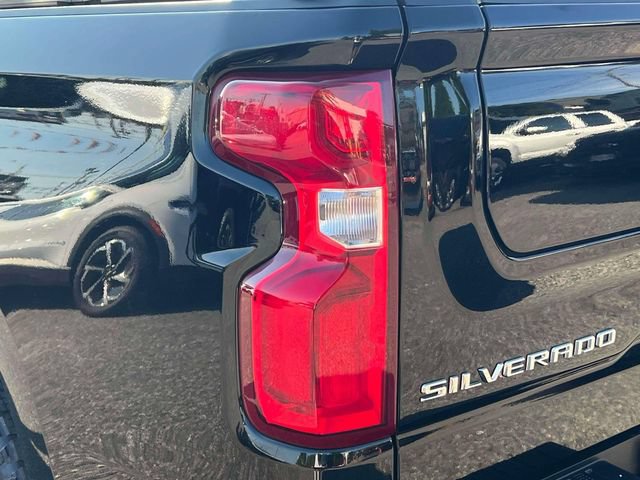 Used 2024 Chevrolet Silverado 1500 High Country w/ Technology Package AWD/4WD image 11