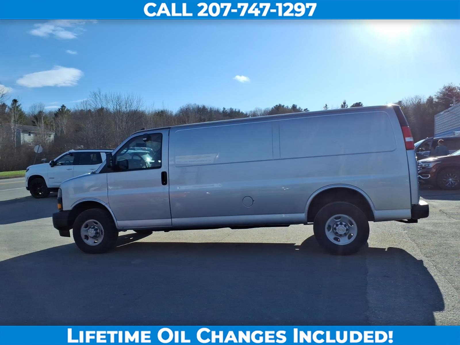 Used 2025 Chevrolet Express 3500 Extended w/ Driver Convenience Package RWD image 8