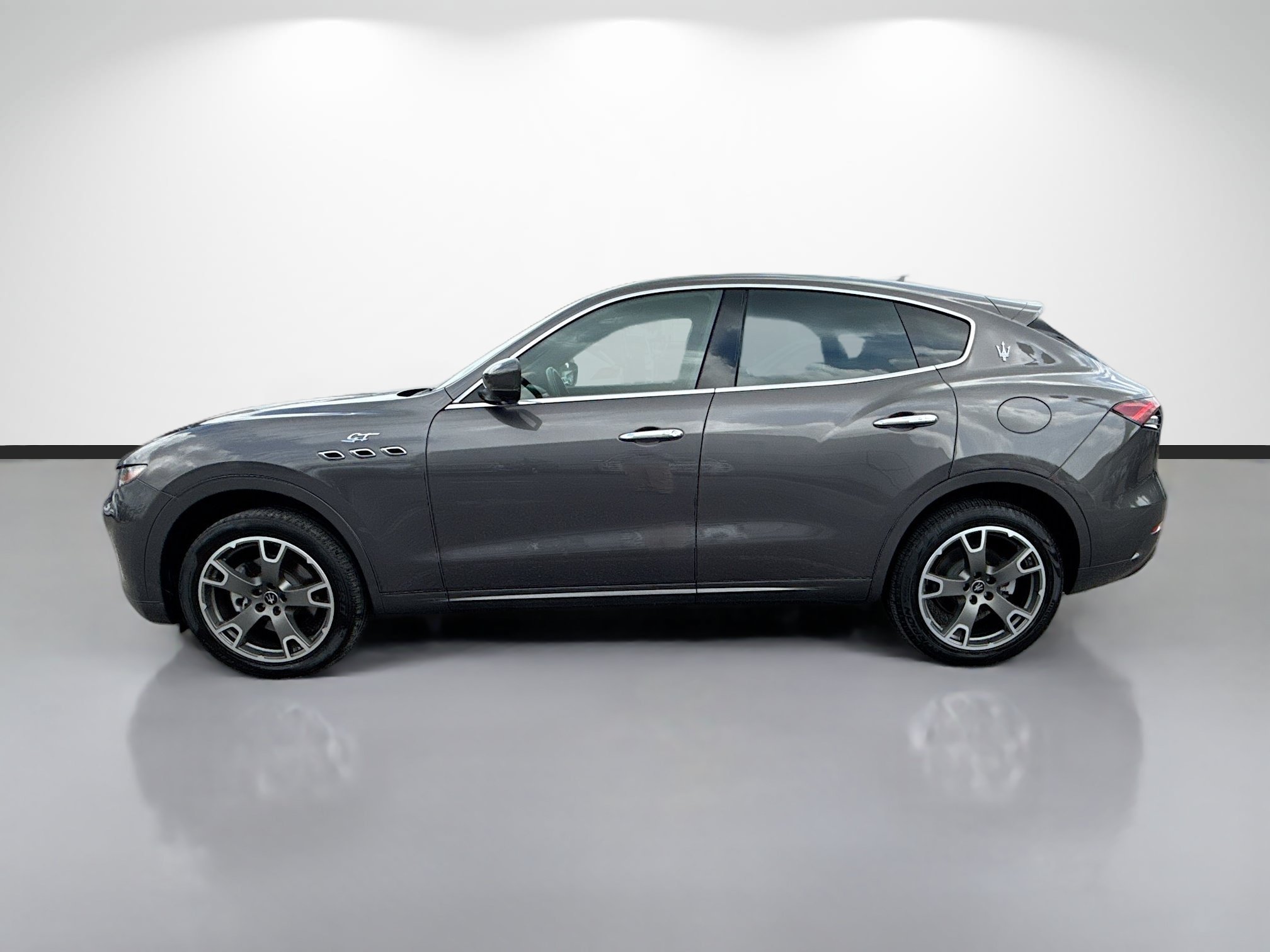 Used 2023 Maserati Levante GT AWD/4WD image 6