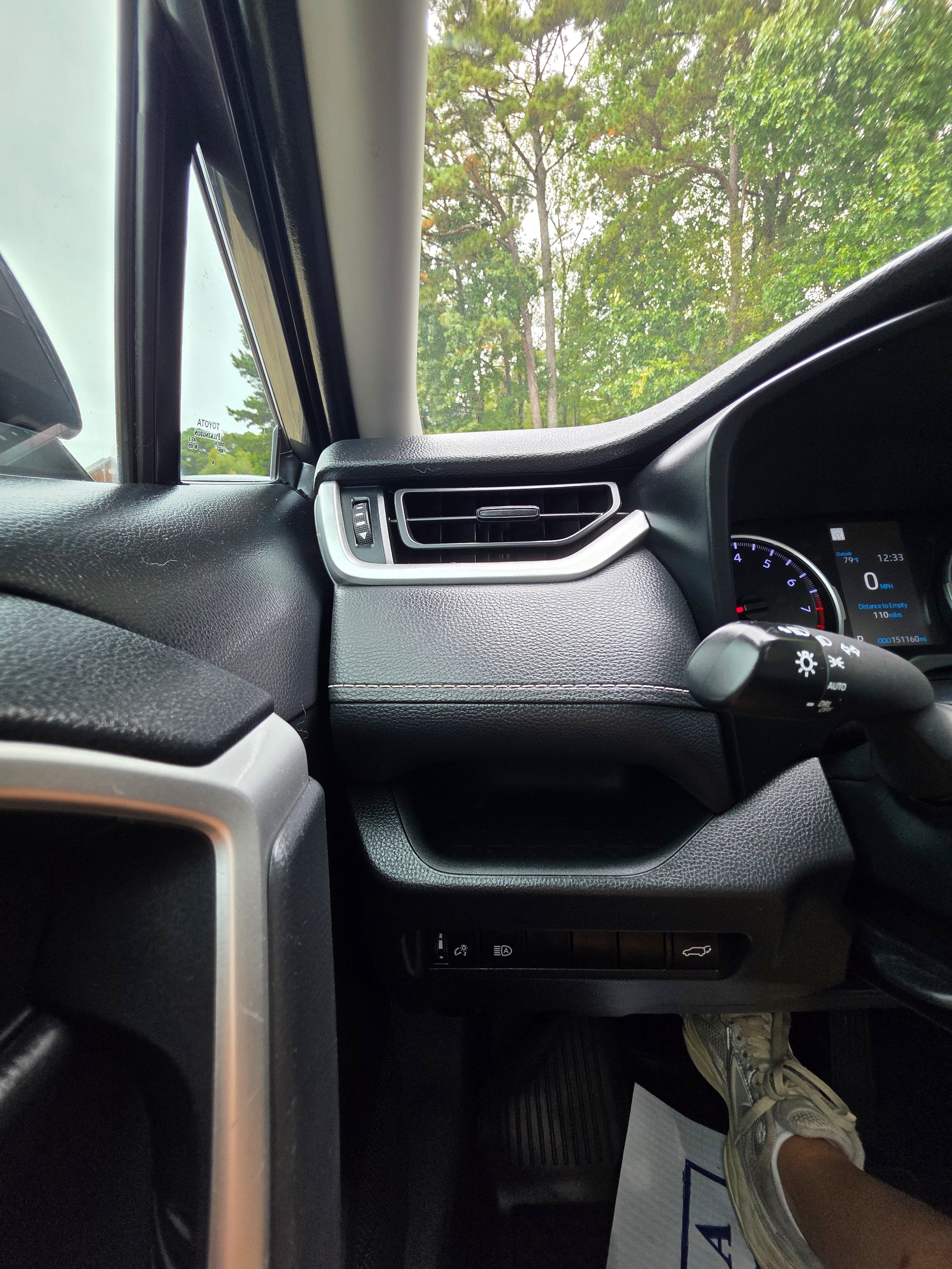 Used 2022 Toyota RAV4 XLE w/ Convenience Package FWD image 19