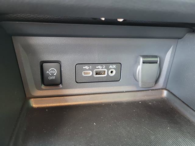 Used 2025 Nissan Sentra SV FWD image 14