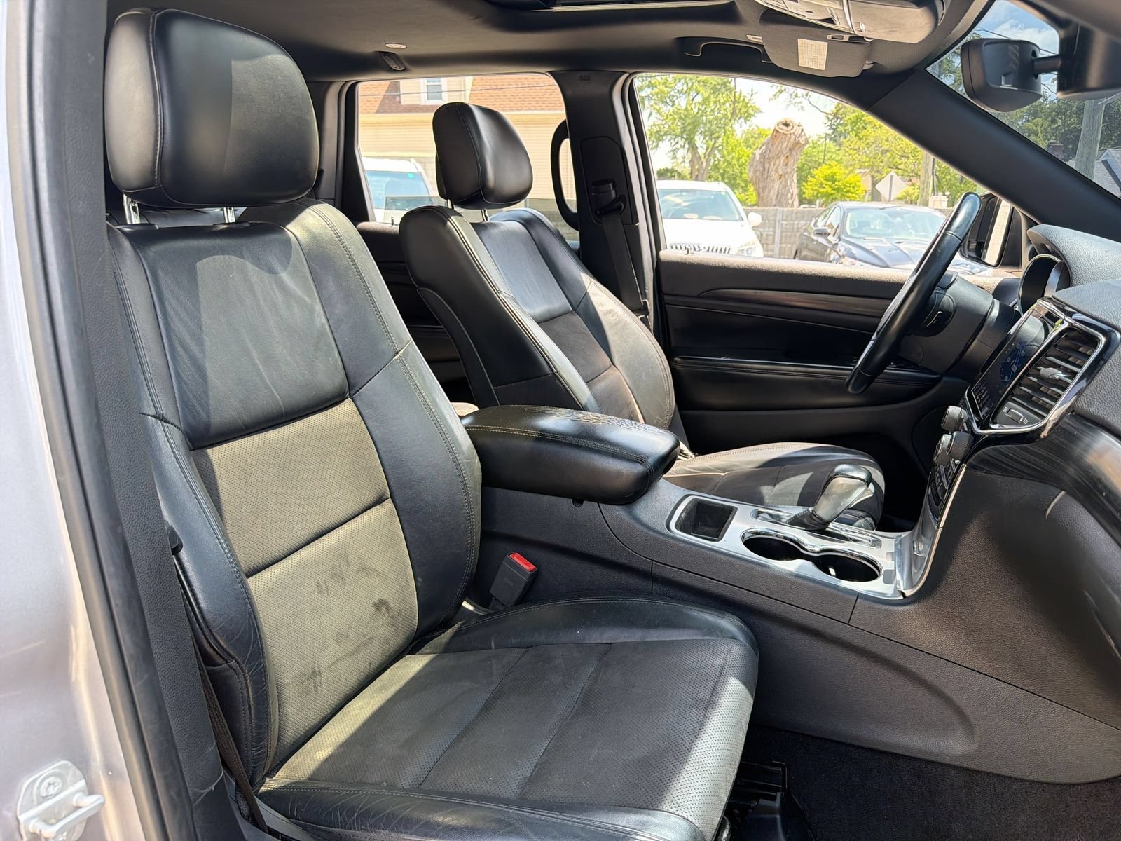 Used 2019 Jeep Grand Cherokee Altitude AWD/4WD image 22