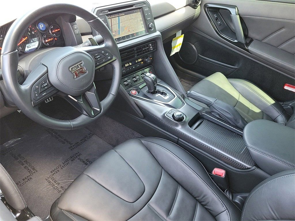 Used 2024 Nissan GT-R Premium w/ Premium Interior Package AWD/4WD image 4
