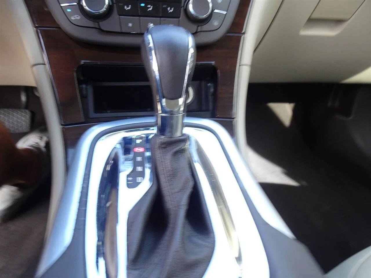 Used 2011 Buick Regal CXL w/ RL2 Preferred Equipment Group FWD image 31