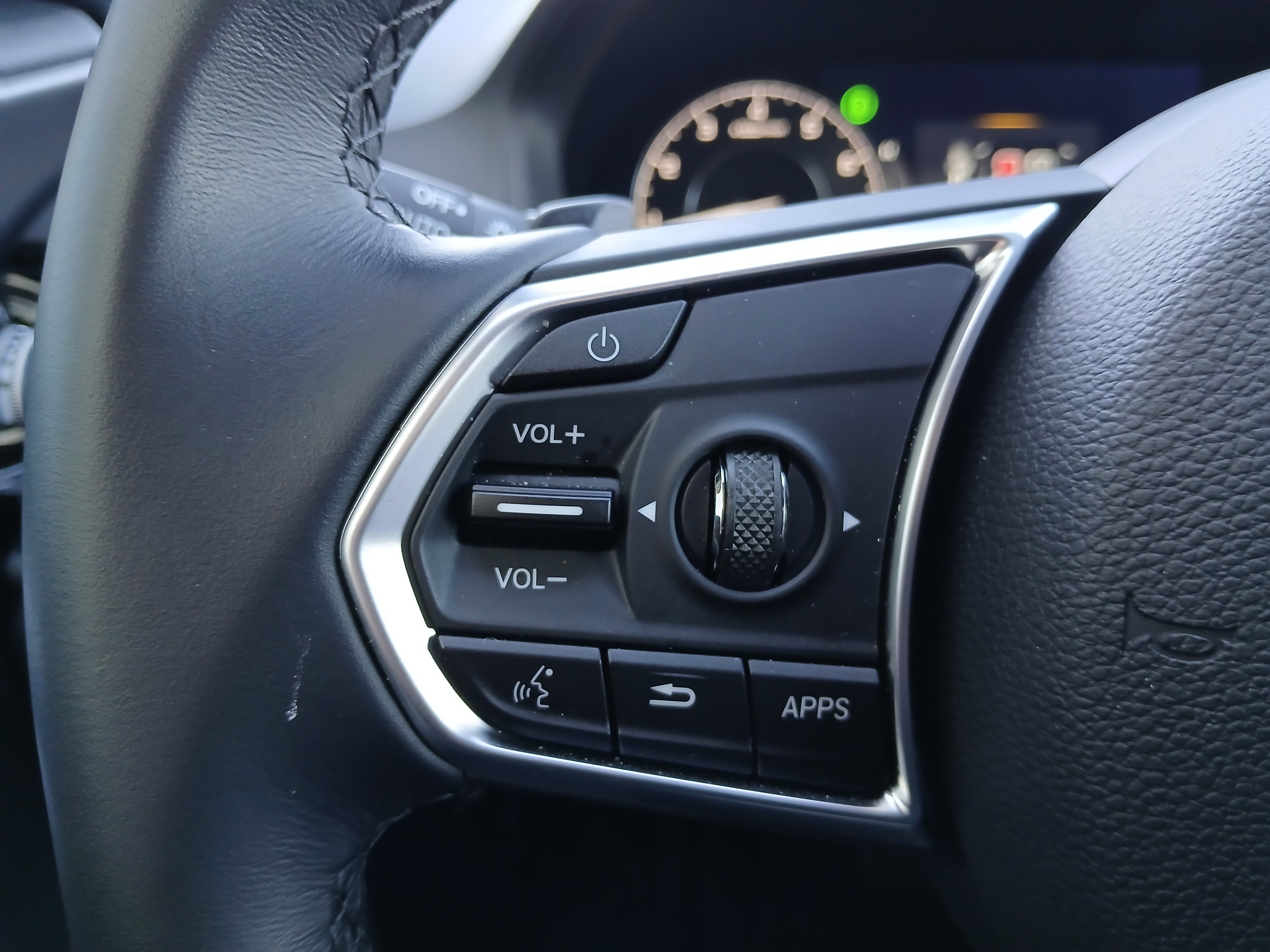 Used 2025 Acura RDX SH-AWD image 14