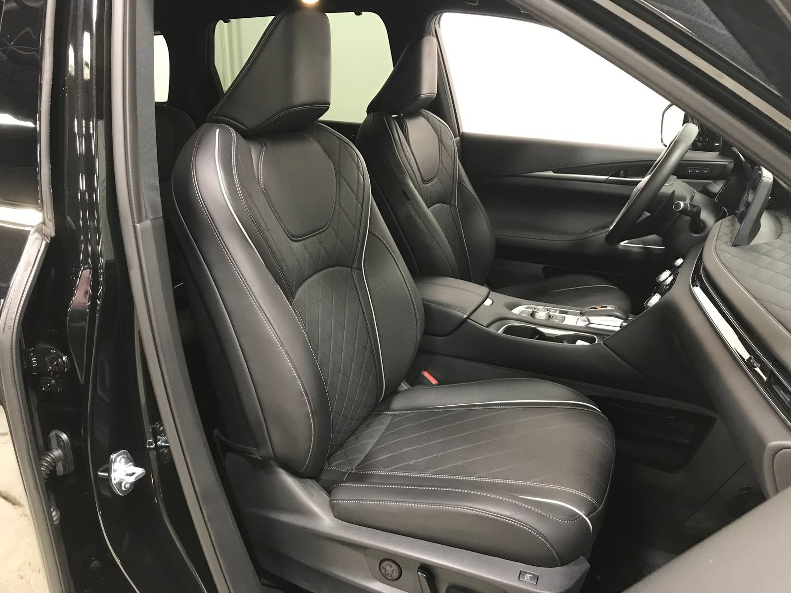 Used 2025 INFINITI QX60 Autograph w/ Cargo Package AWD/4WD image 8