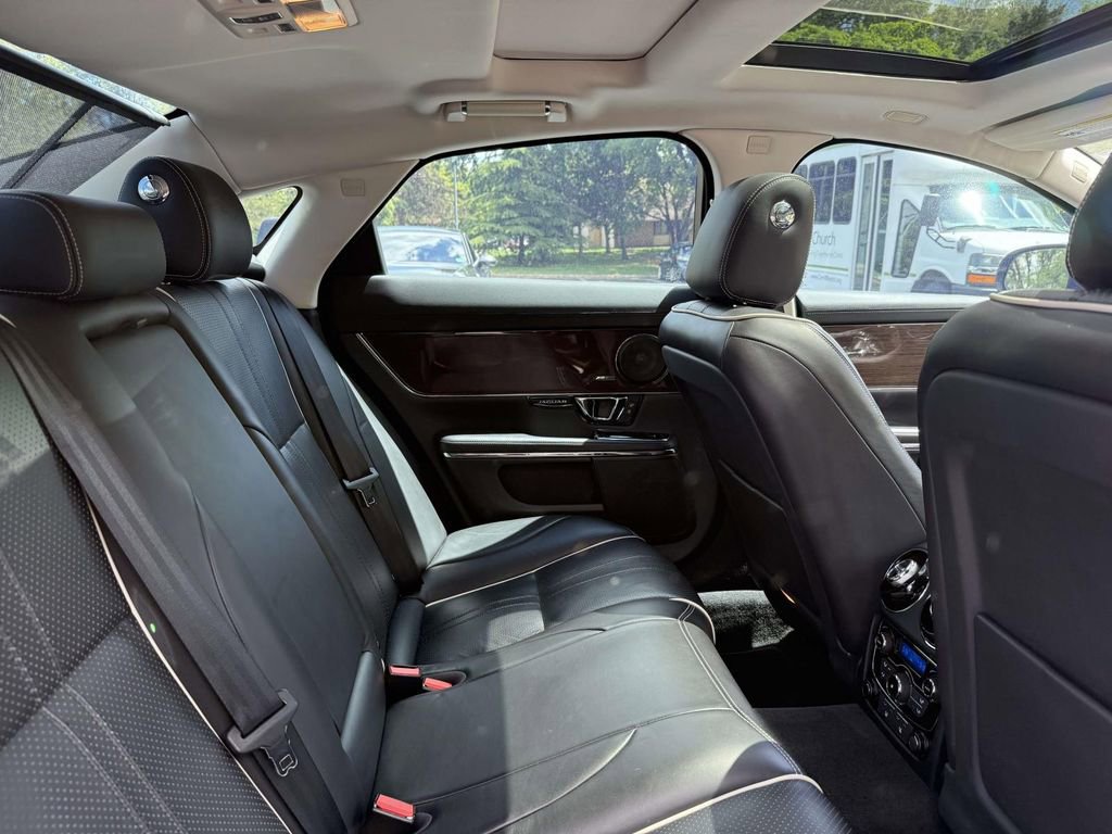 Used 2016 Jaguar XJ Supercharged RWD image 16
