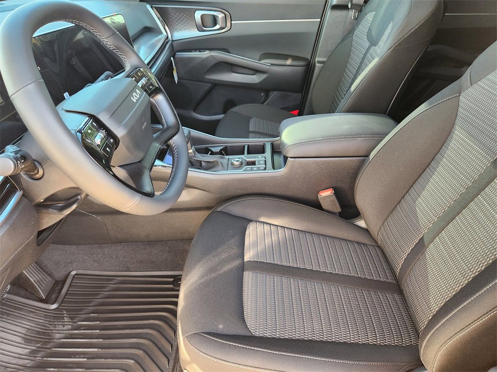 New 2026 Kia Sorento LX image 9