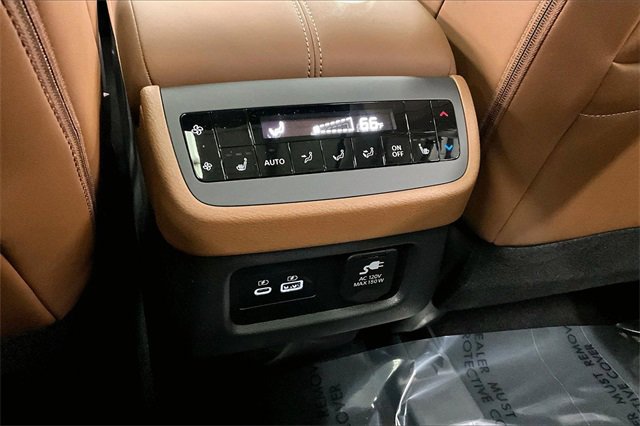 New 2025 Nissan Pathfinder Platinum image 20