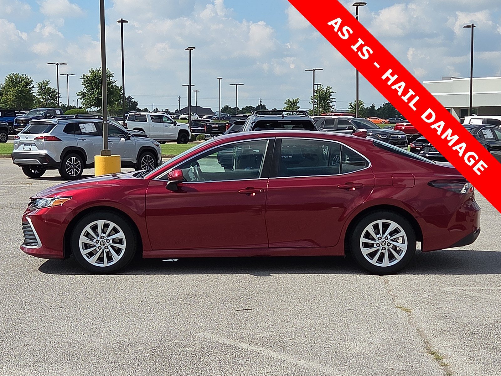 Used 2021 Toyota Camry LE FWD image 3