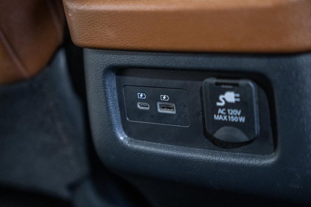 Used 2024 Nissan Pathfinder Platinum w/ Black Appearance Package image 32