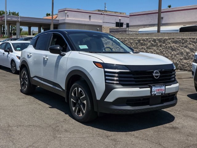 New 2025 Nissan Kicks SV