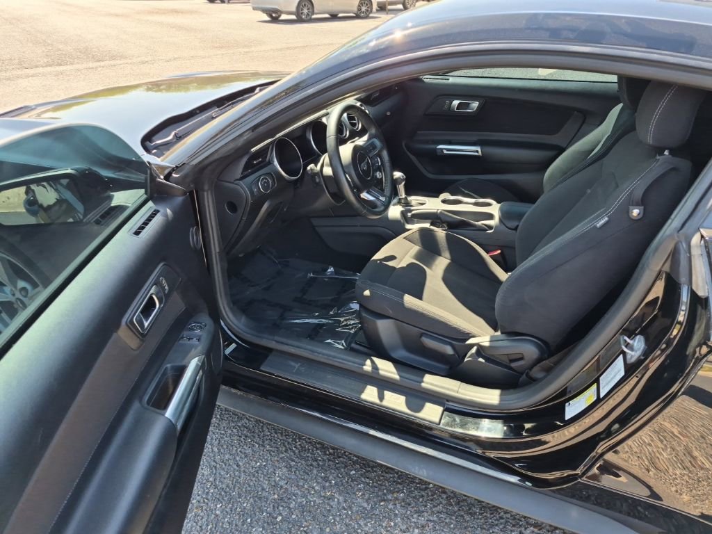 Used 2022 Ford Mustang EcoBoost image 13