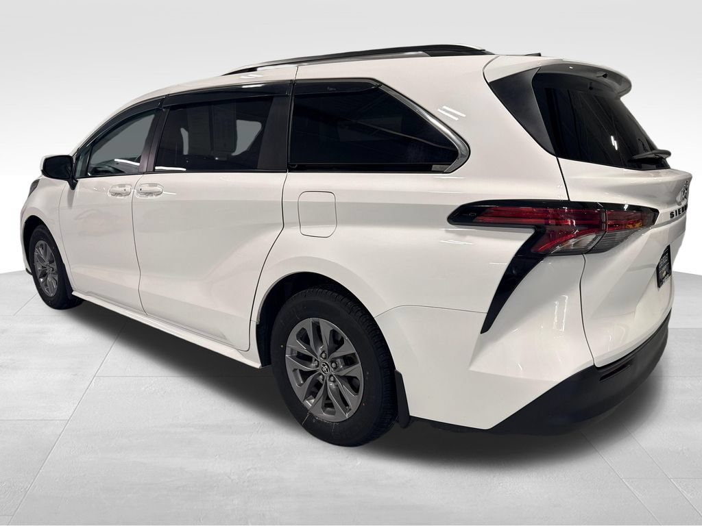 Used 2022 Toyota Sienna LE FWD image 44