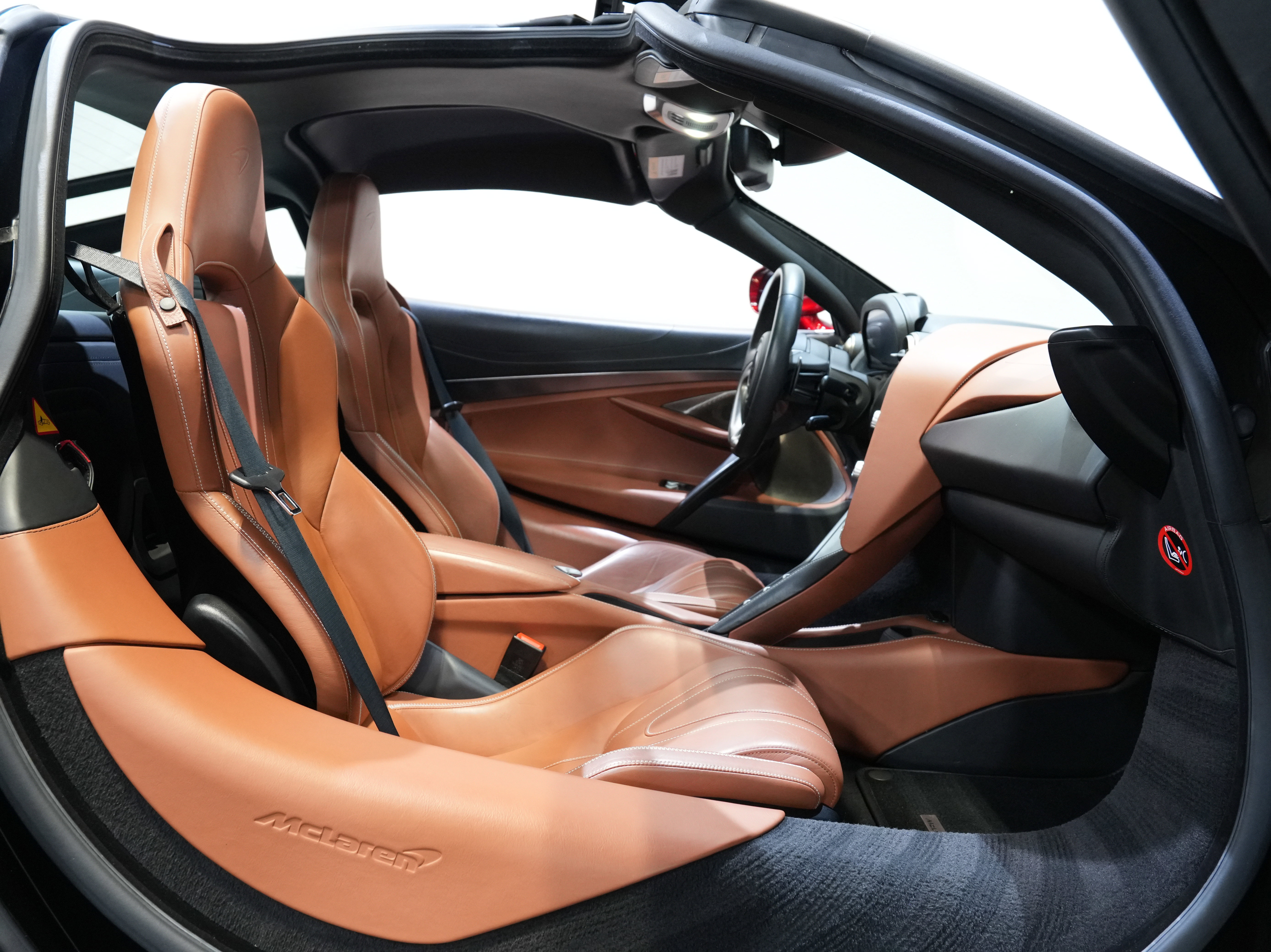 Used 2018 McLaren 720S image 31