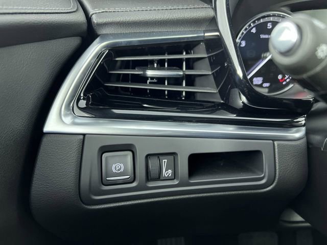 Used 2025 Cadillac XT6 Luxury image 18