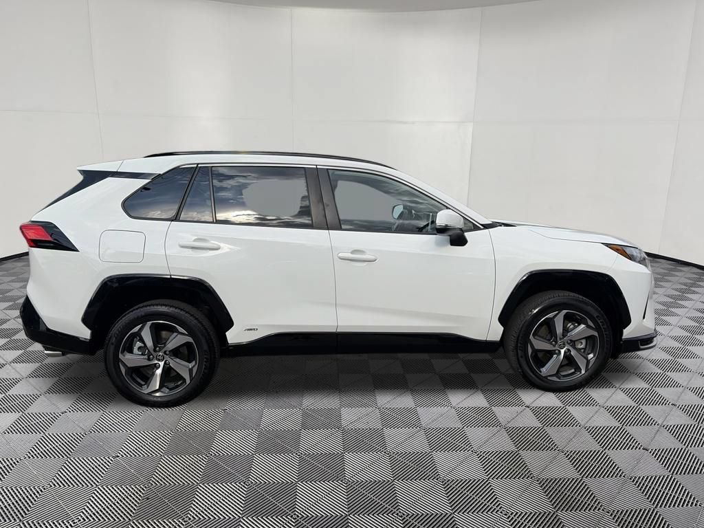 Used 2025 Toyota RAV4 SE AWD/4WD image 11