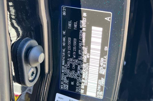 Certified 2021 Toyota Highlander Limited AWD/4WD image 36