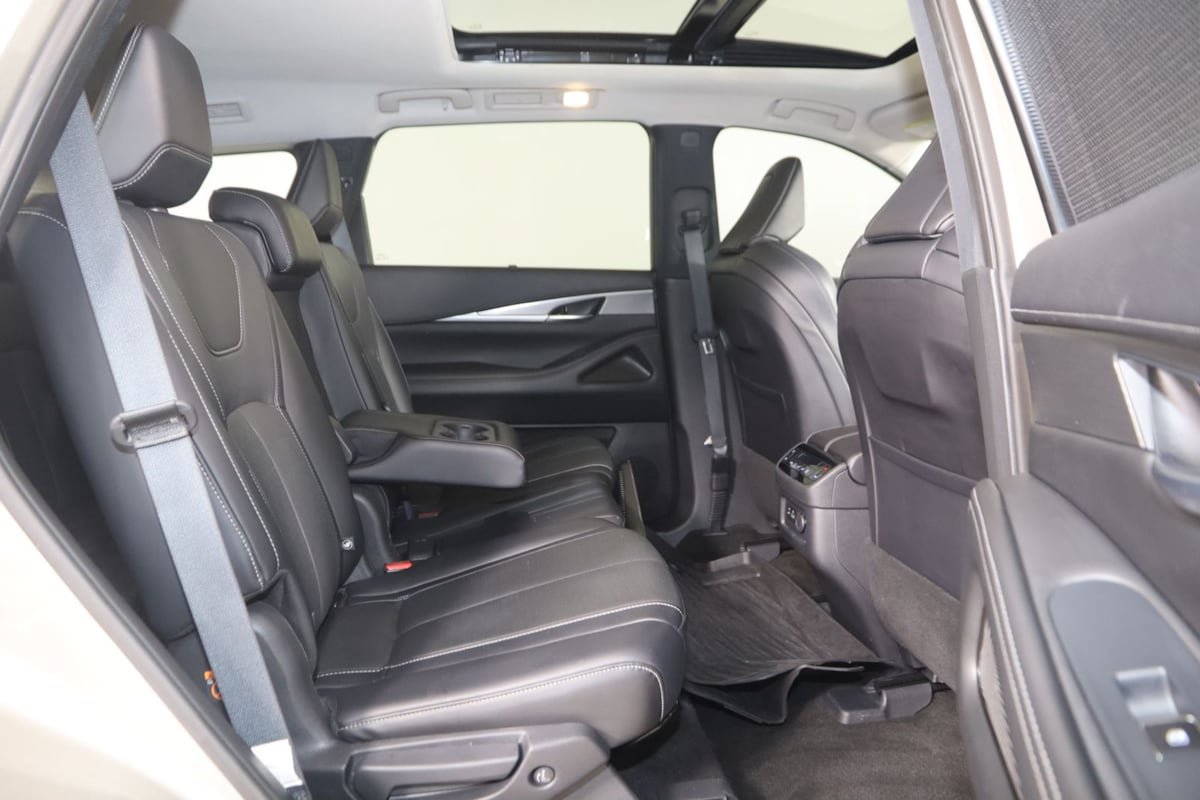 Used 2023 INFINITI QX60 Luxe w/ Cargo Package AWD/4WD image 15