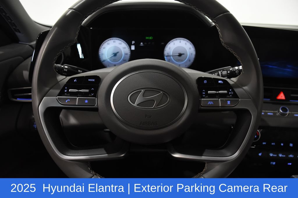 Used 2025 Hyundai Elantra SEL FWD image 14