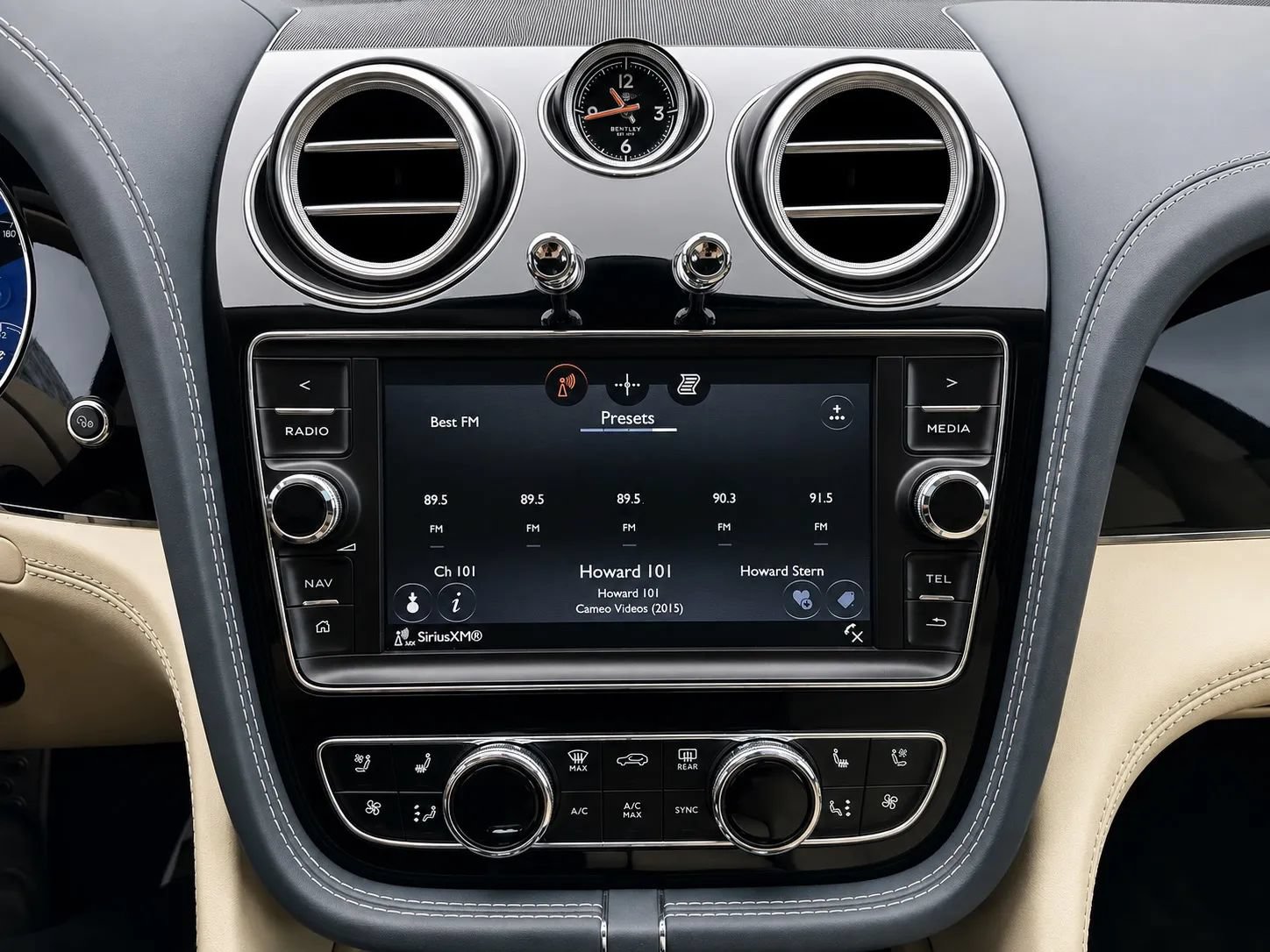Used 2017 Bentley Bentayga AWD/4WD image 41