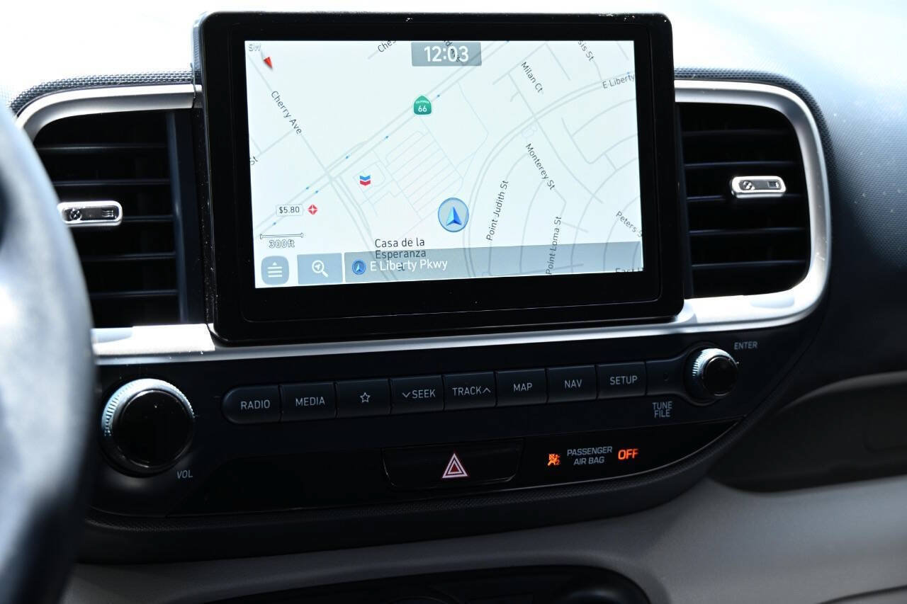 Used 2022 Hyundai Venue Limited FWD image 20