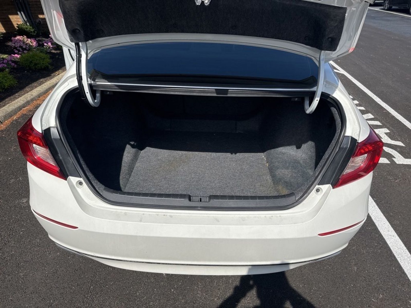 Used 2019 Honda Accord EX image 19