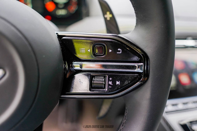 Used 2025 Aston Martin DB12 Coupe image 29