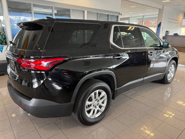Used 2022 Chevrolet Traverse LS FWD image 4