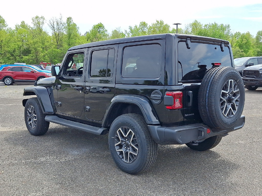New 2026 Jeep Wrangler Unlimited Sahara AWD/4WD image 6