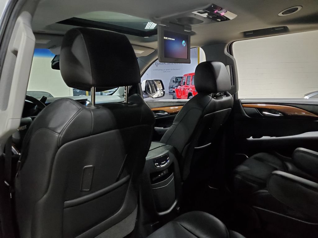 Used 2017 Cadillac Escalade Premium Luxury AWD/4WD image 26