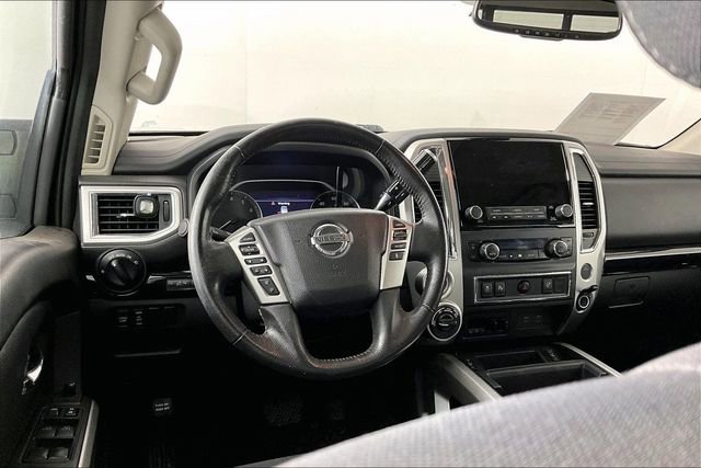 Used 2021 Nissan Titan SV w/ SV Convenience Package AWD/4WD image 2