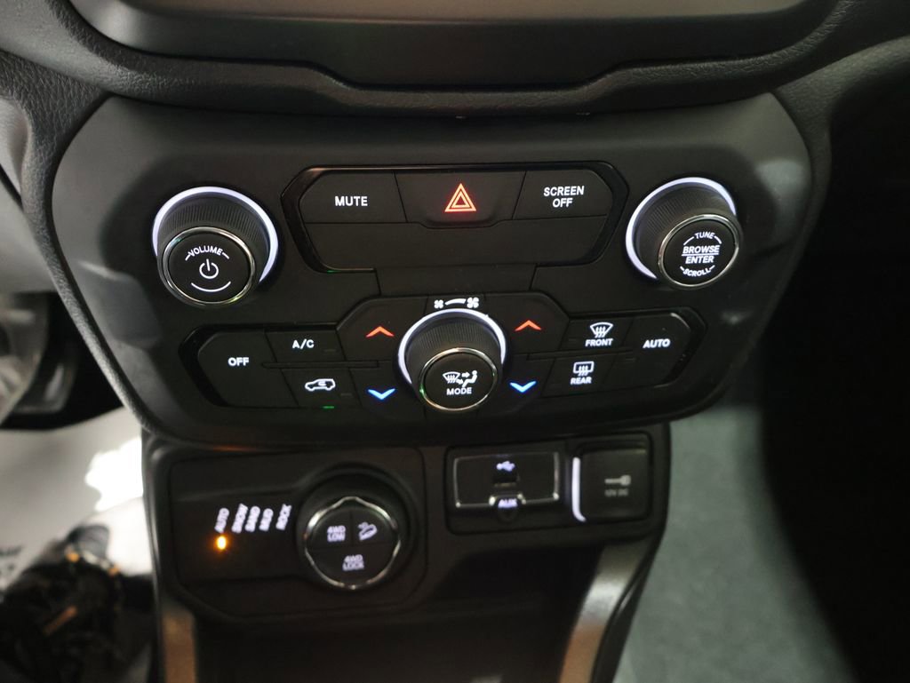 Used 2019 Jeep Renegade Trailhawk w/ LED Lighting Group image 27