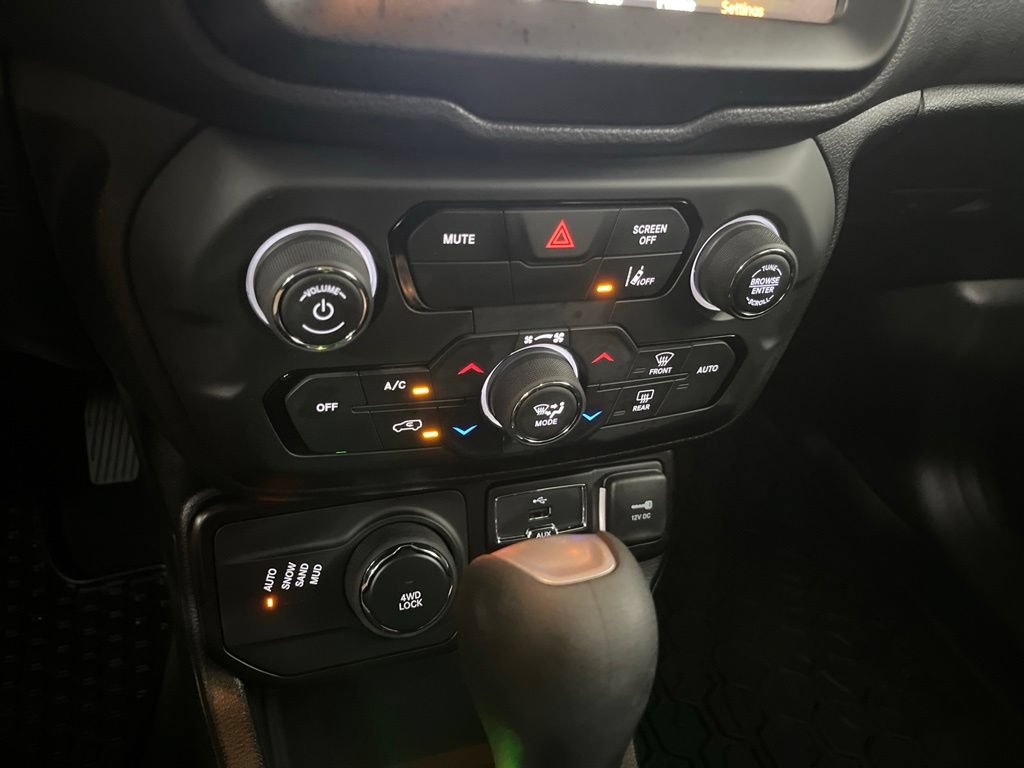 Used 2023 Jeep Renegade Latitude AWD/4WD image 71
