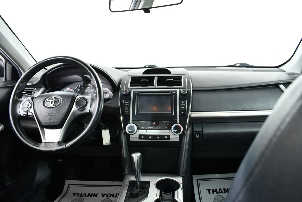 Used 2012 Toyota Camry SE FWD image 7