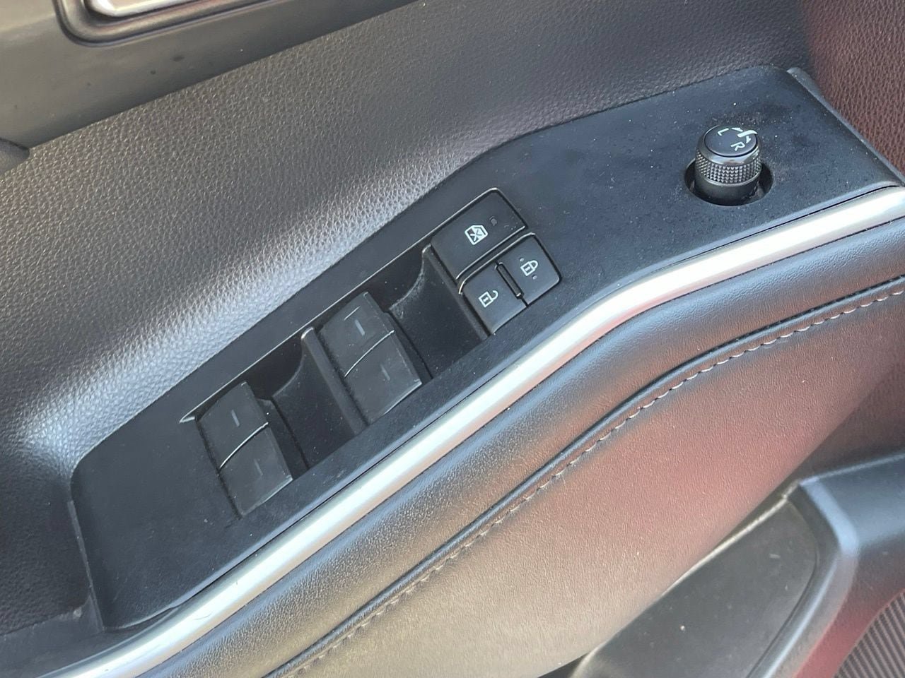 Used 2022 Toyota Highlander XLE FWD image 10