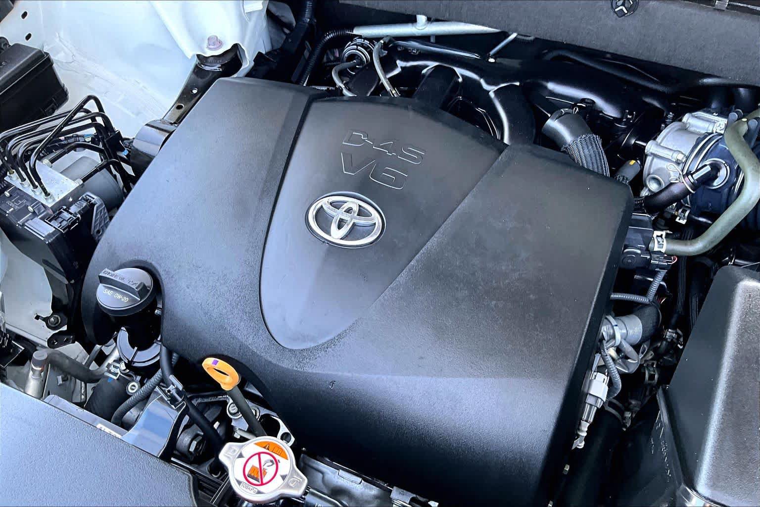 Used 2019 Toyota Highlander Limited Platinum FWD image 31