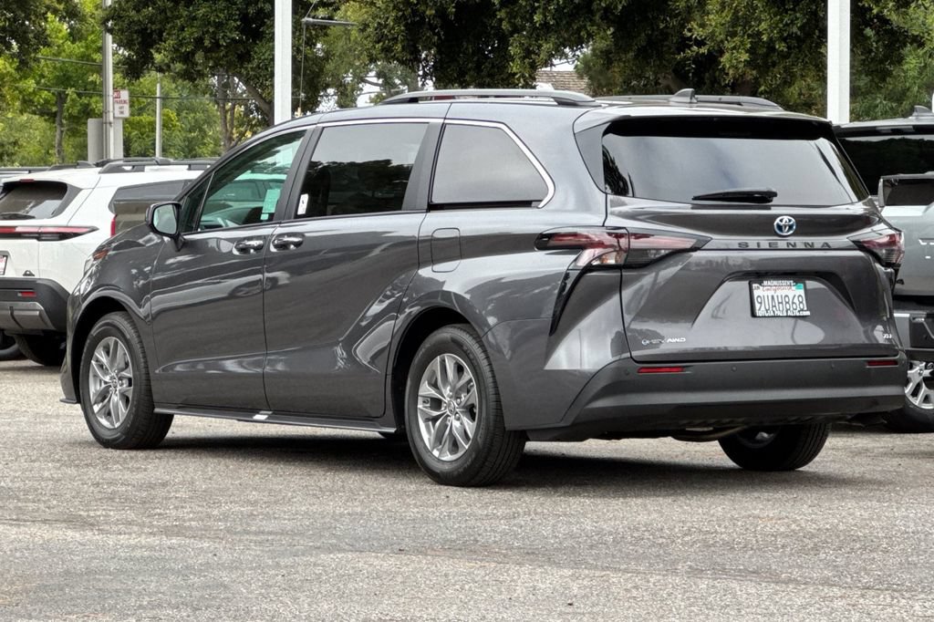 Certified 2025 Toyota Sienna XLE w/ XLE Plus Package AWD/4WD image 5