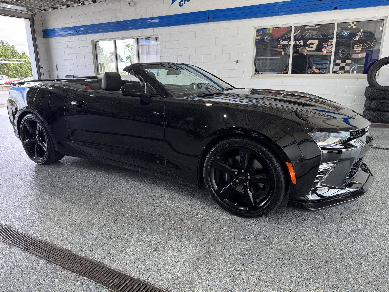 Used 2017 Chevrolet Camaro SS RWD image 27