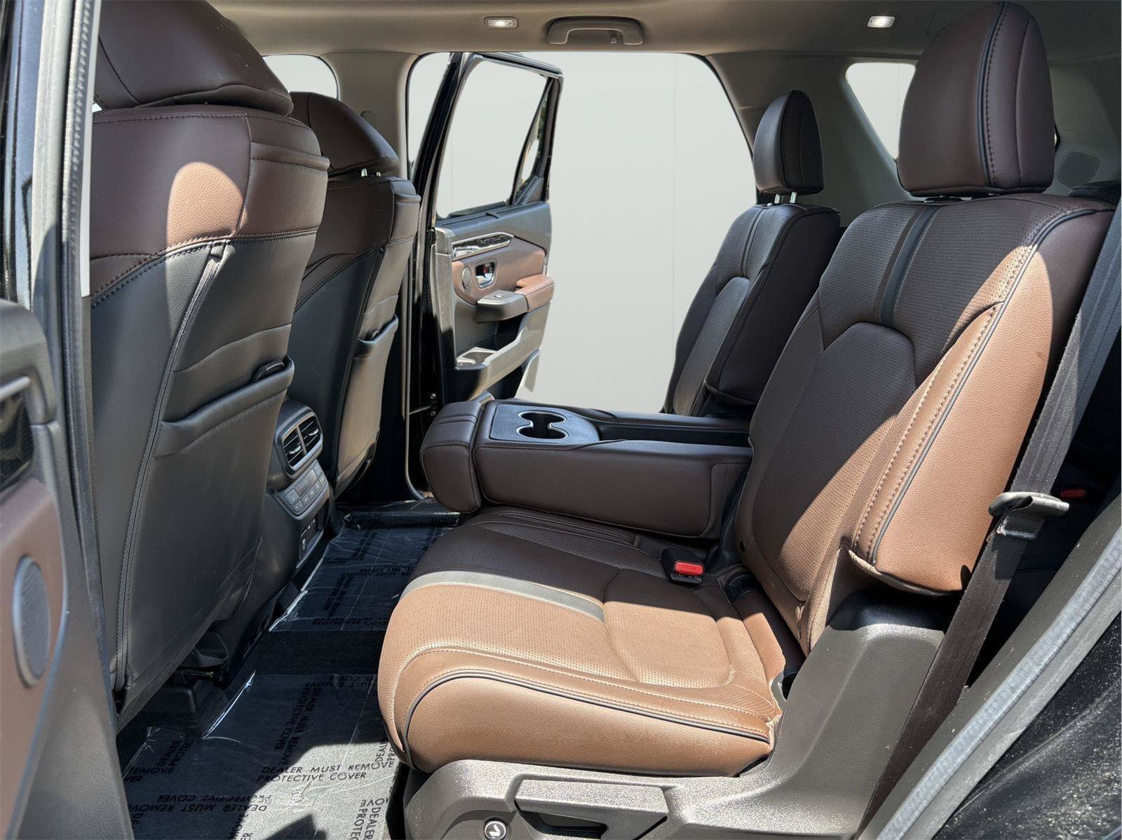 Used 2025 Honda Pilot Elite image 12